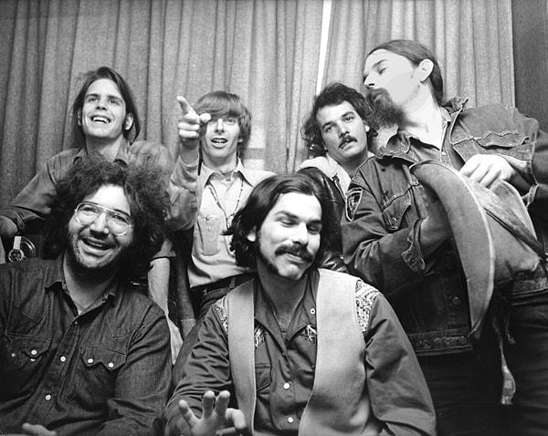 Grateful Dead, 1960'ların sonlarında önde gelen psikedelik rock gruplarından biri olarak öne çıktı. Peki hangi şehirden geldiler?