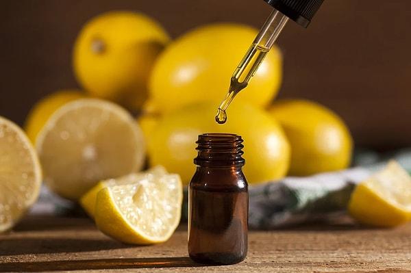 Limon kokusu, cildi gençleştirmeye yardımcı olan sıkılaştırıcı ve detoksifiye edici özellikleri nedeniyle cilt bakım ürünlerinde sıklıkla kullanılır.