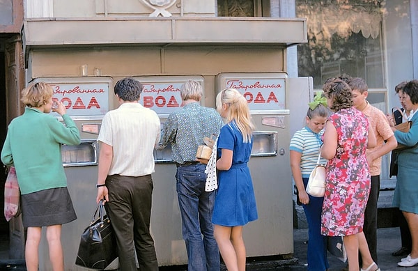 12. Про него ходила шутка: «От Ильича до Ильича – без инфаркта и паралича». Кто из известных советских государственных деятелей начинал еще при Ленине, а в отставку отправился уже при Брежневе?