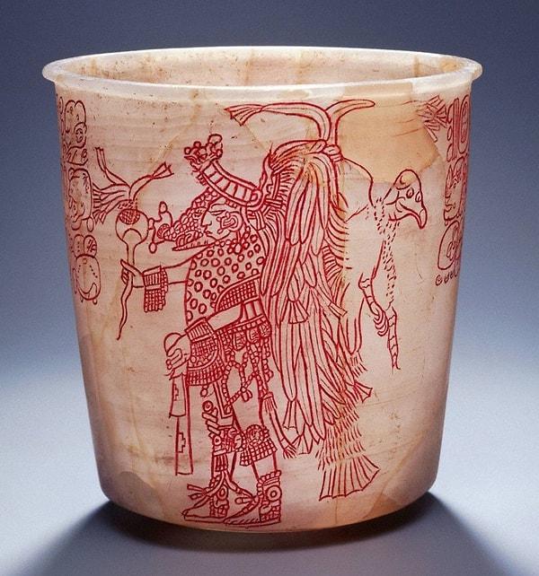 7. Maya Uygarlığı'nın klasik dönemine ait traverten kase, M.S. 8-9. yüzyıllar. Princeton Üniversitesi Sanat Müzesi'nde sergileniyor.