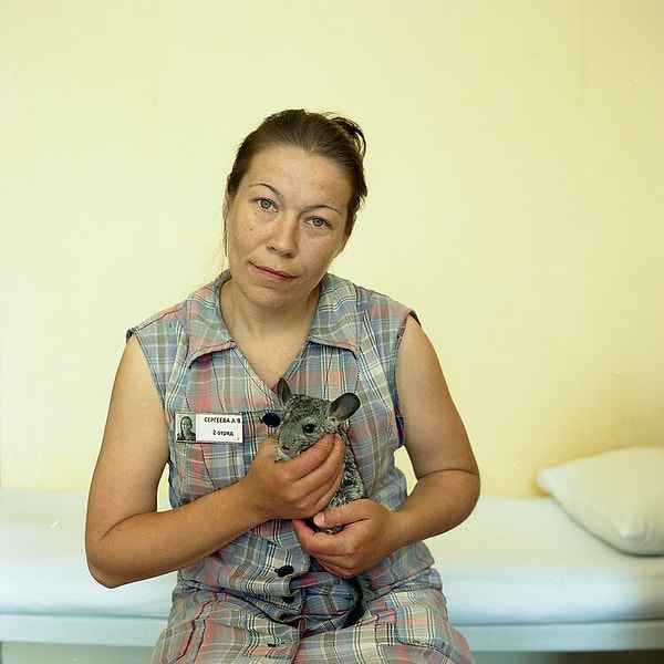 Выхаживая больных животных, заключенные реализуют свою потребность в заботе о ближнем.