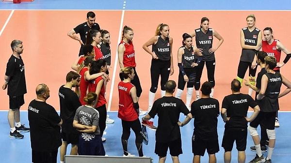 A Milli Kadın Voleybol Takımı, Voleybol Milletler Ligi 1. haftasında 31 Mayıs - 4 Haziran tarihleri arasında Antalya'da düzenlenecek ilk etapta Güney Kore, Sırbistan, İtalya ve ABD ile mücadele edecek.