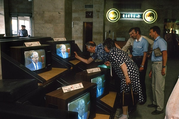 13. Магазин телевизоров в Москве, 1988, СССР