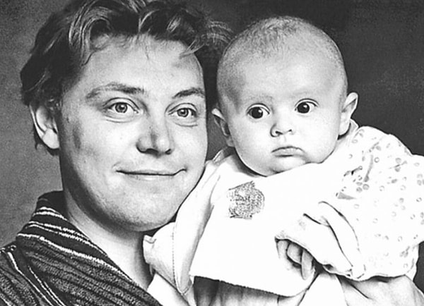 19. Вячеслав Невинный с сыном