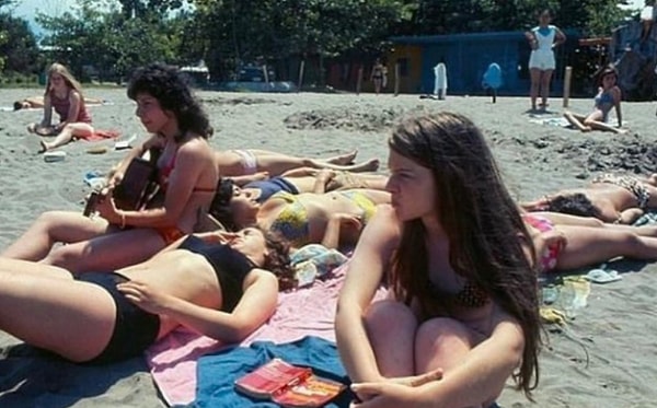 19. Пляж в Иране за несколько месяцев до исламской революции, 1979 год