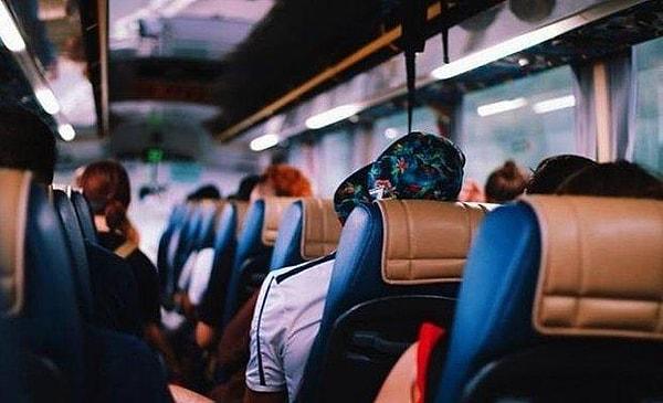 Bir yerden bir yere giderken toplu taşıma ya da farklı bir şehre giderken otobüs kullanıyorsanız yanınıza kimin oturacağını ve yolda karşılaşacağınız kişileri tahmin etmenin imkansız olduğunu bilirsiniz.