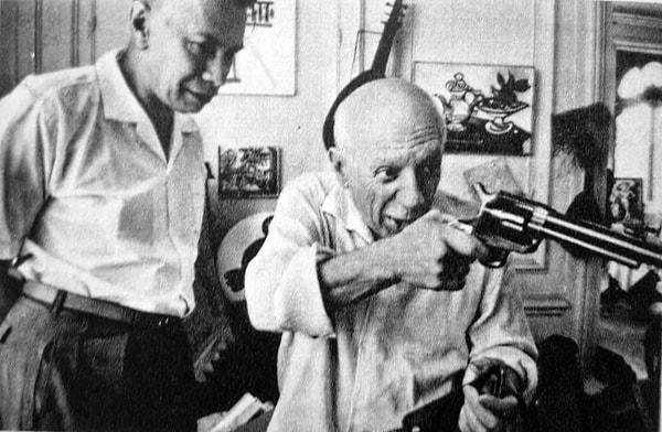 Picasso yanında her zaman bir silah taşır ve onu sinirlendirenlere doğrultmaktan da çekinmezdi.