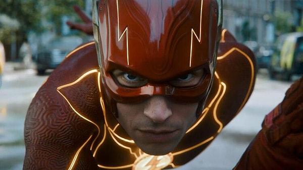 The Flash, Flash'in ailesini kurtarmak için geçmişe gitmesini ve çoklu evrenler arasındaki dengeyi bozmasını konu alacak.
