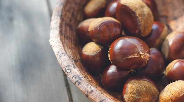 7. Мэри, Питер и Люси собирали каштаны. Мэри собрала в два раза больше каштанов, чем Питер. Люся набрала на 2 кг больше, чем Питер. Вместе втроем они собрали 26 кг каштанов. Сколько килограммов набрал каждый из них?