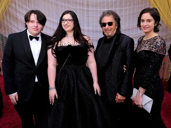 En büyük çocuğu 33 yaşına basan Al Pacino'nun ayrıca Olivia ve Anton isimli ikiz çocukları bulunuyordu.