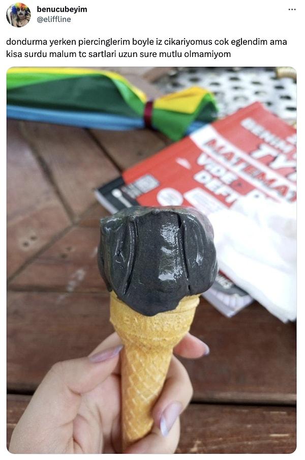 Twitter'da benucubeyim (@eliffline) isimli kullanıcı, yediği siyah dondurmayı paylaştı; herkes bu dondurmanın neli olduğunu çok merak etti!