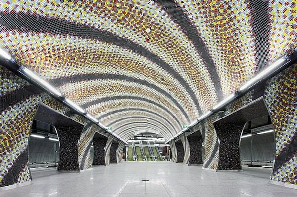 4. Szent Gellért tér İstasyonu, Budapeşte, Macaristan (2014)