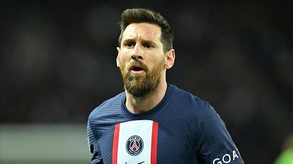 35 yaşındaki dünyaca ünlü oyuncu, Paris Saint Germain'de 2 lig ve Fransa Süper Kupa şampiyonlukları yaşadı.