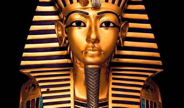 Mısır firavunu Tutankamon'un ölümü ile biyomedikal Mısırbilimci Sofia Aziz tarafından yeni bir teori ortaya atıldı.