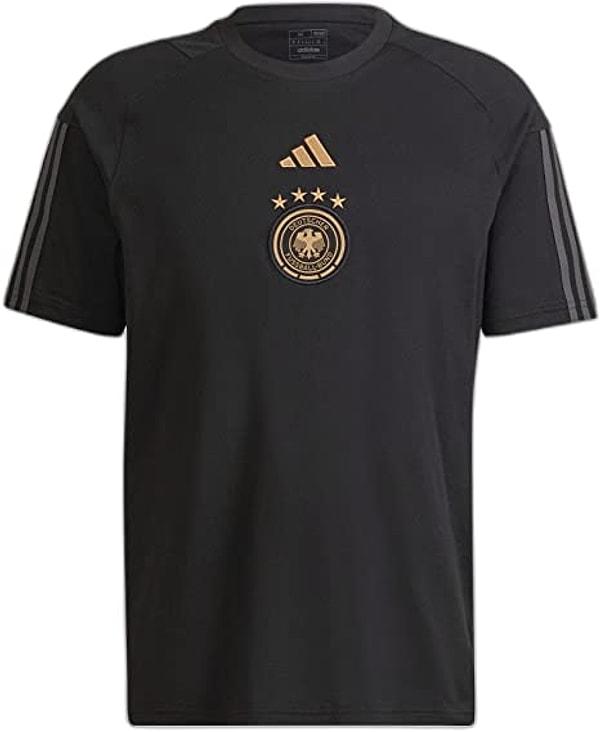 8. 'Hayat sporla güzelleşir' diyenler için Adidas marka tişört.
