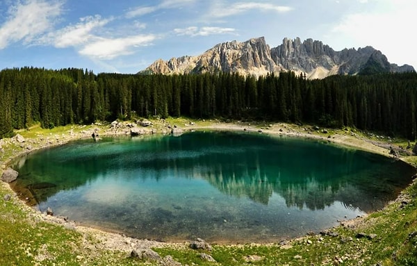 6. Какая страна носит название «страна тысячи озер»?