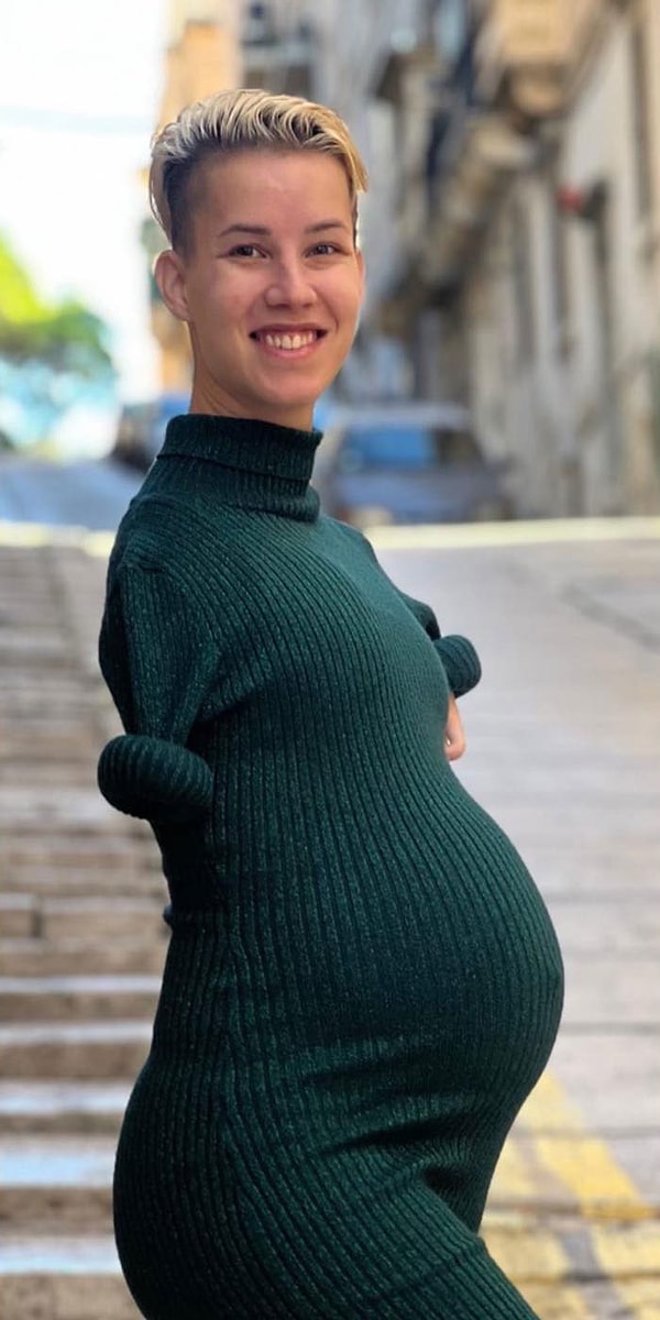 Познакомьтесь с Деяной Бако, состоявшейся спортсменкой, художницей и мамой