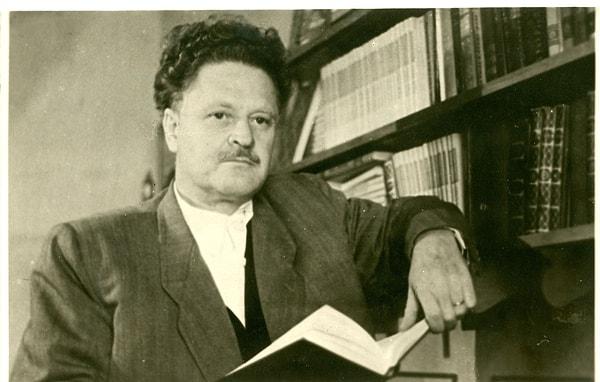 Throughout his life, Hikmet faced imprisonment and exile, enduring great personal sacrifices for his convictions.