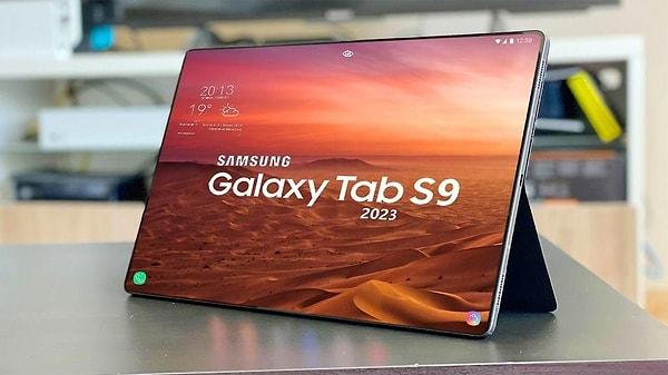 Tıpkı Apple gibi birden fazla yeni ürününü tanıtacak olan marka, Fold 5 ve Flip 5'in yanı sıra beklenen tableti  Galaxy Tab S9, yeni giyilebilir cihazları Galaxy Watch 6 ve Galaxy Buds 3 ile karşımıza çıkacak.