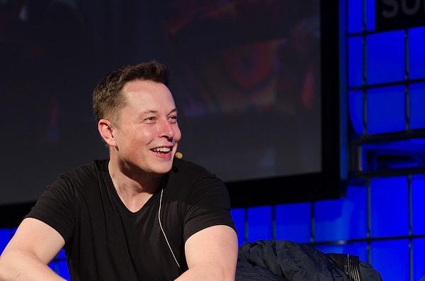 Biliyorsunuz, Elon Musk geçtiğimiz aylarda Twitter'ı satın alarak sosyal medya platformunun yeni patronu oldu.