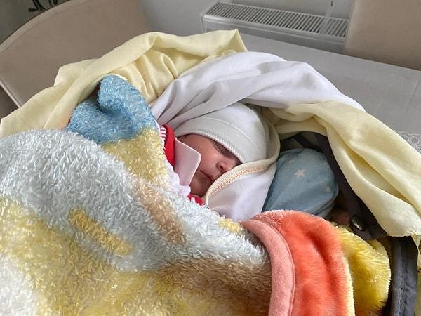Ecrin bebek, 28 Ekim 2021’de dünyaya gelmiş ve kendisini istemeyen babası Serhat Oskan tarafından zehirlenmeye çalışılmıştı.