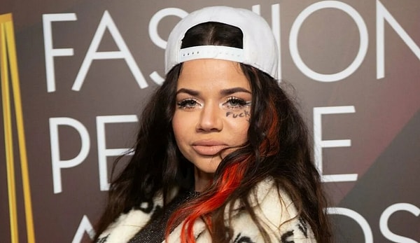 Певица старается игнорировать хейтеров, но недавно не выдержала и ответила им в Instagram*, не стесняясь в выражениях