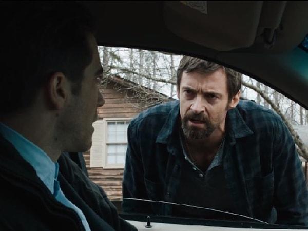 Pensilvanya'da kaçırılan iki küçük kız çocuğunun aranması sürecinde yaşanan olayları anlatan filmde Hugh Jackman, Keller Dover rolündeyken Jake Gyllenhaal'ı Dedektif Loki rolünde ekranlarda görüyoruz.