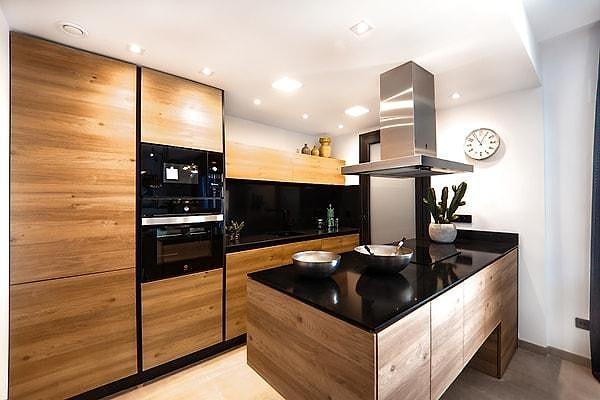 Twitter'da bu kez 30 bin lira kira istenen "ultra lüks" olarak adlandırılan bir dairenin mutfağı gündem oldu.