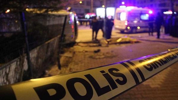 Dehşete düşüren olay, sabah saatlerinde Diyarbakır'ın Yenişehir ilçesi Fabrika Mahallesi’nde bulunan bir sitede meydana geldi.