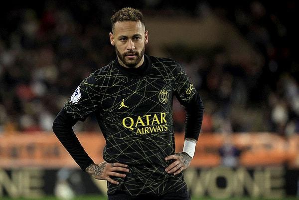 12. Al-Hilal Kulübü, PSG'den Neymar'ı alabilmek için yıllığı €250M maaş ve 3 yıllık sözleşme teklifi hazırlıyor.   (NicoSchira)