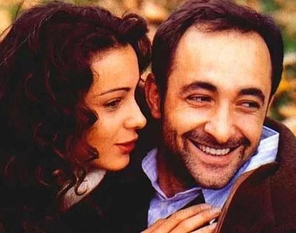 Magazin dünyasının gözde çiftleri arasında gösterilen Arzum Onan ve Mehmet Aslantuğ çifti, 1996 yılında nikah masasına oturmuştu.