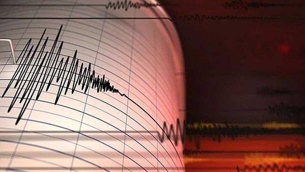Türkiye, aktif fay hatları üzerinde yer aldığından dolayı hemen her bölgede depremler meydana geliyor.