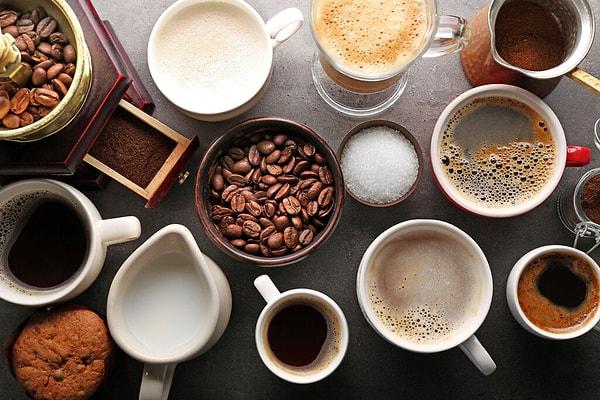 10. Kahve güne başlarken insanı kolayca ayıltsa da fazlası vücuda zarar. Gün içinde daha taze ve canlı hissetmek için kahve tüketimini sınırlamanız gerek.