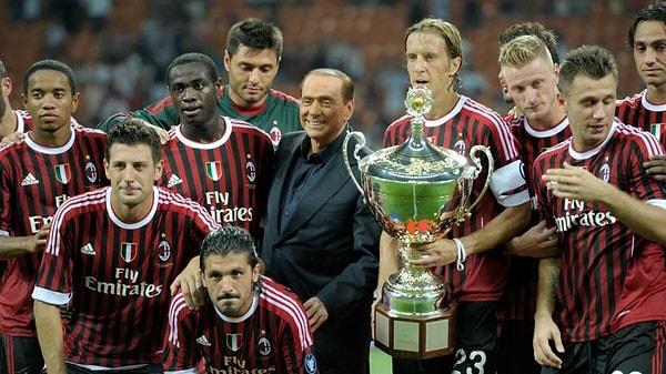 İtalya'nın en önemli kulüplerinden Milan'ın da başkanlığını yapan Berlusconi'nin adı ayrıca birçok skandala karışmıştı.
