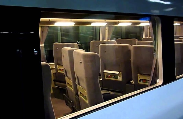 12. Поворачивающиеся сидения в скоростных поездах