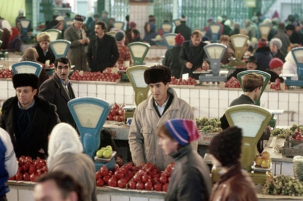 7. Редкий и дорогой фрукт (один килограмм стоил два рубля). О чем речь?