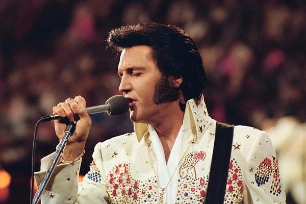 Rock'n Roll kralı Elvis Presley'i hepimiz çok severek dinliyoruz. Ancak bu sevginin bir sınırı olmalı...