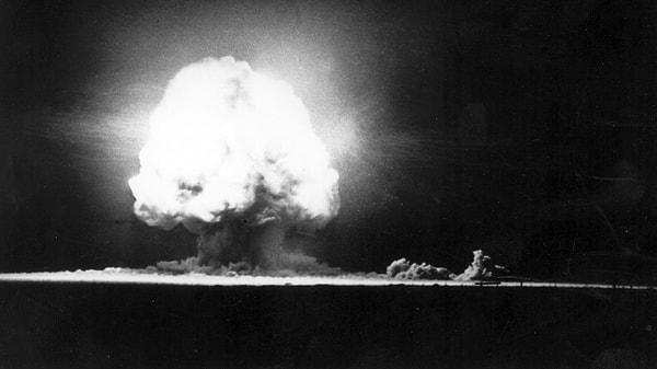 2. İlk atom bombası testinin çekilen fotoğrafı. (16 Haziran 1945)