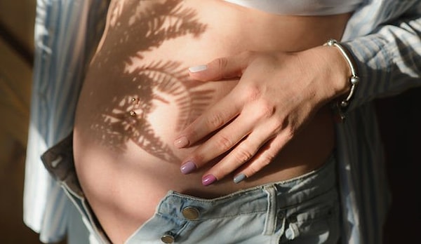 Hamileliğini ilk aylarında tüketilmesi gereken besinler arasında şunlar sayılabilir;