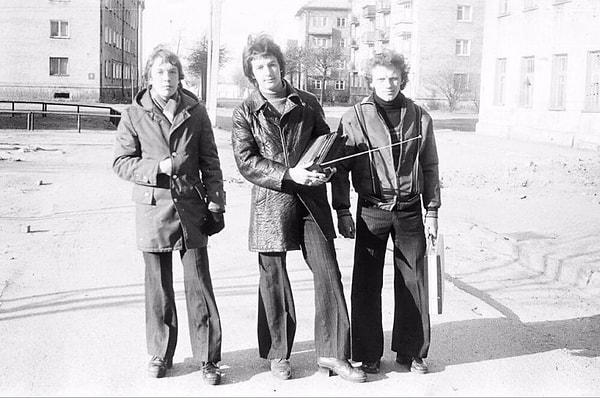 4. Ностальгия советской моды: брюки клеш 💔