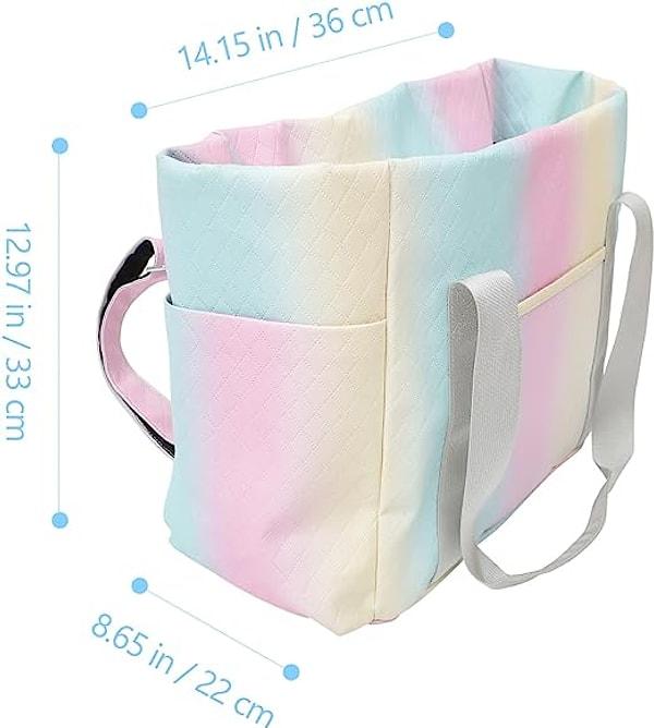 8. Su geçirmez özelliğe sahip soft renklerde bir çanta.