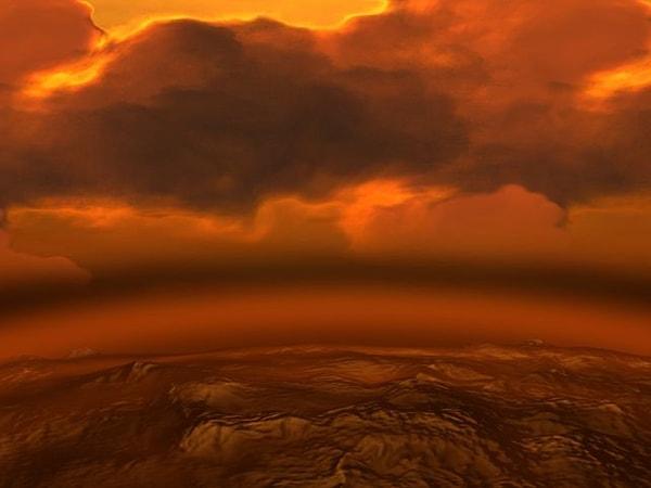 Venüs atmosferinde yaşamı sürdürmek için yeterli kimyasal enerji olmamasına rağmen, çok fazla yaşam var.