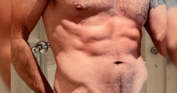 В общем, людям было что пообсуждать в Twitter. А вы как думаете, прилично ли выкладывать такие снимки да еще и на День отца? Пишите свое мнение в комментариях