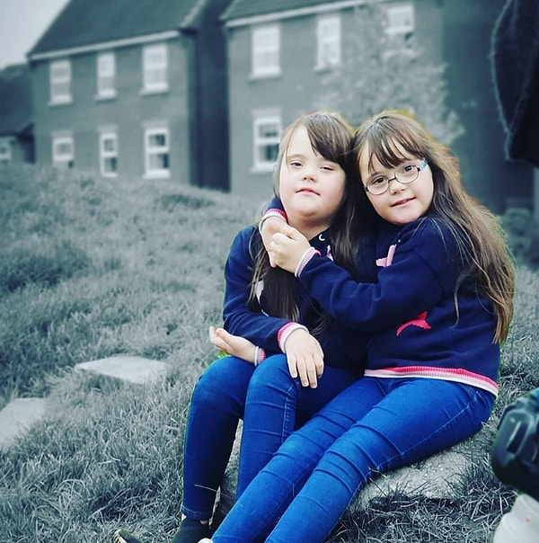 Несмотря на все трудности, родители гордятся своими детьми и говорят, что ни разу не пожалели о решении оставить близняшек