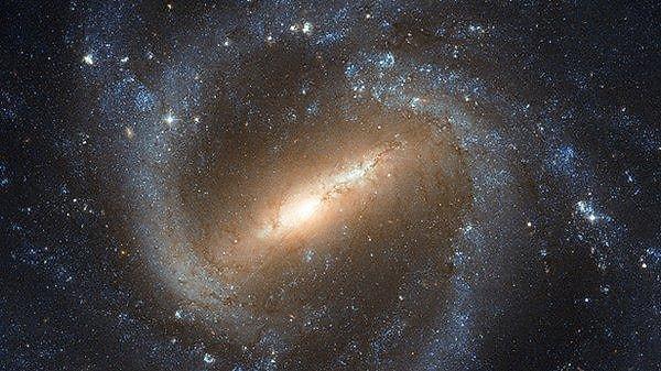 Galaksinin çekirdeğinden yaklaşık 6.500 ışık yılı uzaklıkta da bir iç kenar olduğu varsayılıyor.