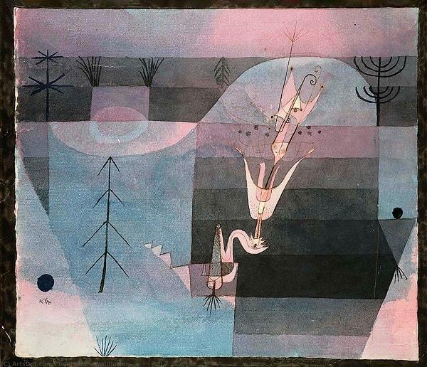 Genellikle çağdaş sanatçılardan bağımsız olarak çalışan Klee, yeni sanat akımlarını kendine özgü bakış açısıyla yorumlamıştır.