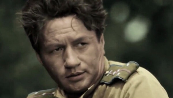 7. Продолжите цитату из фильма «В бой идут одни старики»: «Пилотом можешь ты не быть, летать научим все равно, но __________ быть обязан».