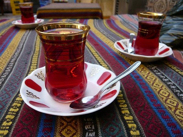 Son zamanlarda da Türkiye'de en çok tüketilen içecek olan çay bu edebiyata dahil oldu.