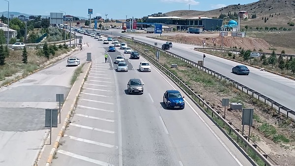 Ulaşımın aksamaması için önlemler alındı. Kentte trafik yoğunluğunun yarın artarak devam etmesi bekleniyor.