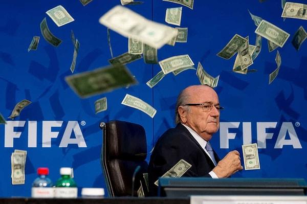 7. "FIFA yolsuzluk skandalı... Üst düzey yetkililer yolsuzluk, rüşvet ve kara para aklamakla suçlanmıştı."